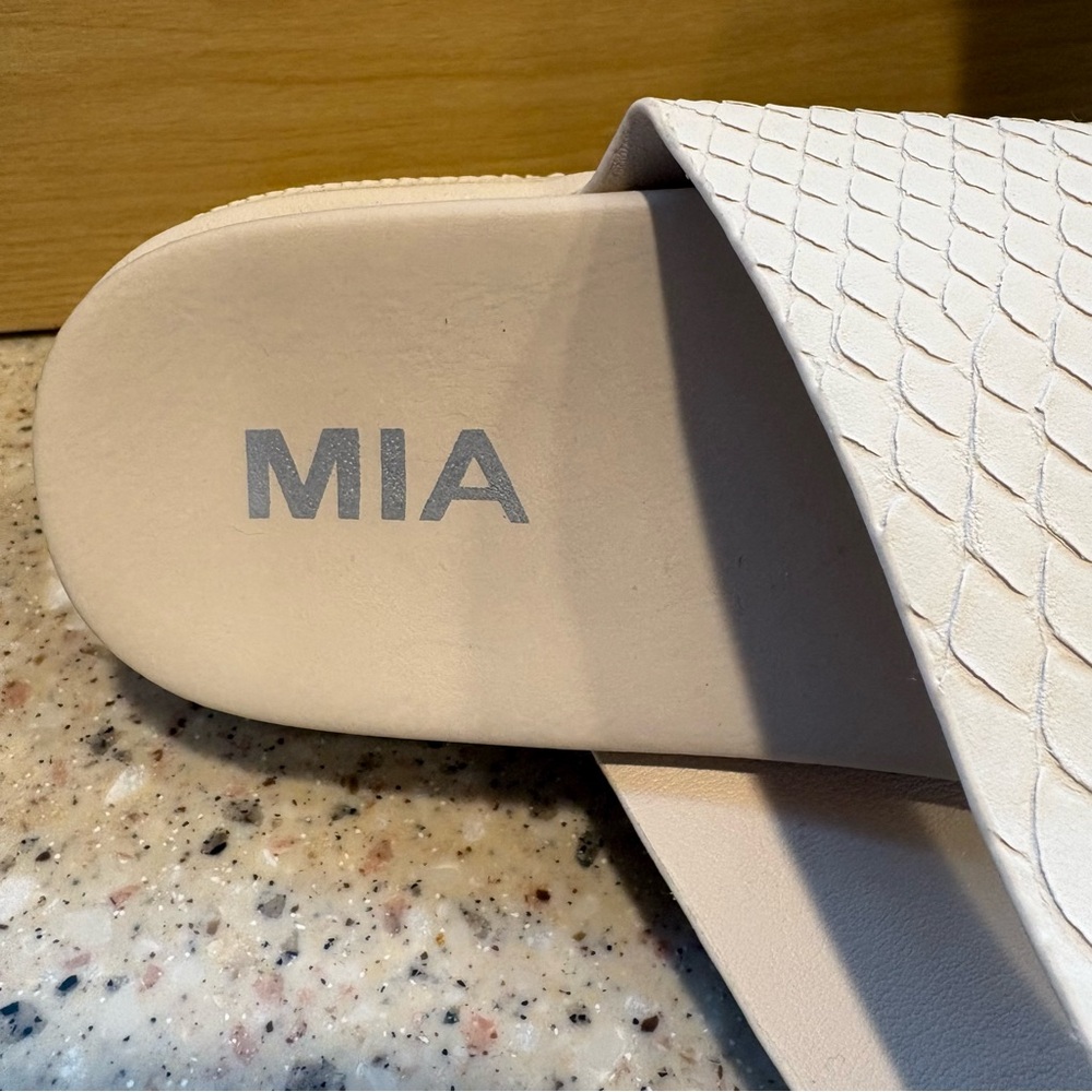 Women’s MIA Saige Slip On Slides, Size 7.5, NEVER WORN - Picture 4 of 9